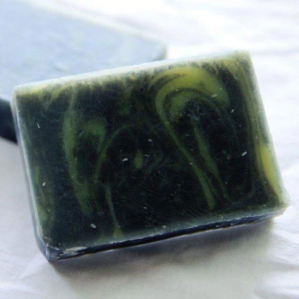 通潤酒造の酒粕石鹸「蛍丸」